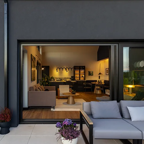 Widok z tarasu do domu