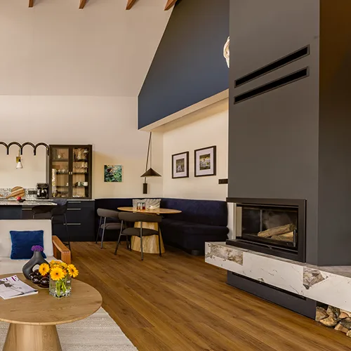 Kuchnia z jadalnią i kominek